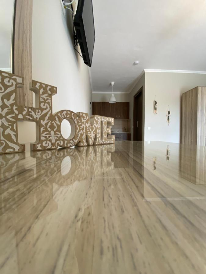 Home Apartments *